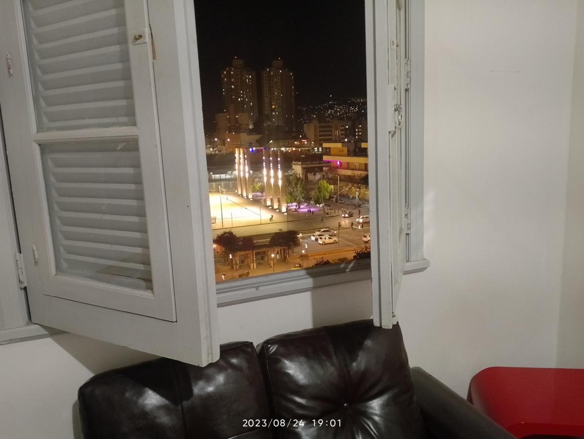 Apartamento Com Cozinha Centro De Bh *